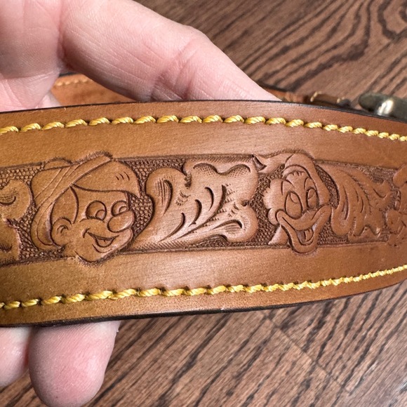 1980s Disneyland Stamped Leather Belt‎ Mickey Pinocchio Donald 28 RARE Vintage - Picture 2 of 8